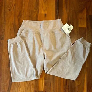 NWT Beyond Yoga Chai SD1153